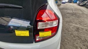 Używane Tylne swiatlo pozycyjne prawe Renault Twingo III (AH) 1.0 SCe 70 12V Cena € 47,25 Procedura marży oferowane przez Binckhorst BV