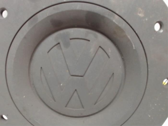 Tapacubos de un Volkswagen Transporter T5 2.0 TDI DRF 2012