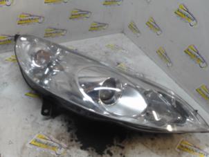 Used Headlight, right Peugeot 407 (6D) 2.0 16V Price € 42,00 Margin scheme offered by Binckhorst BV