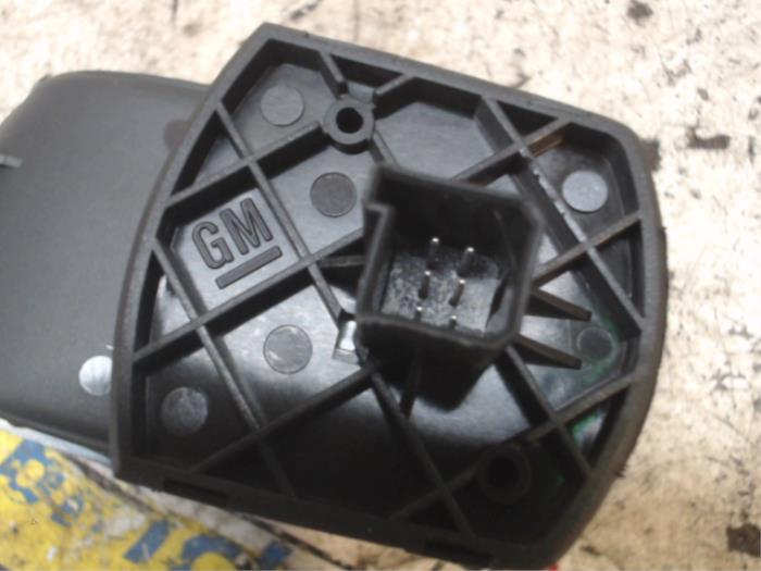 Electric window switch from a Opel Corsa D 1.2 16V 2011