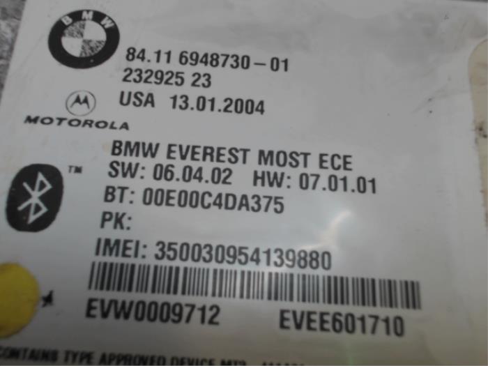 Módulo Bluetooth de un BMW 5 serie (E60) 530i 24V 2004