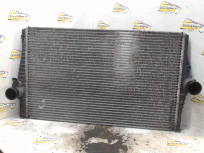 Usados Intercooler Volvo XC90 I 2.4 D5 20V Precio € 47,25 Norma de margen ofrecido por Binckhorst BV