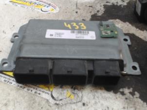 Ignition lock + computer from a Dacia Sandero II 1.0 Sce 75 12V 2019