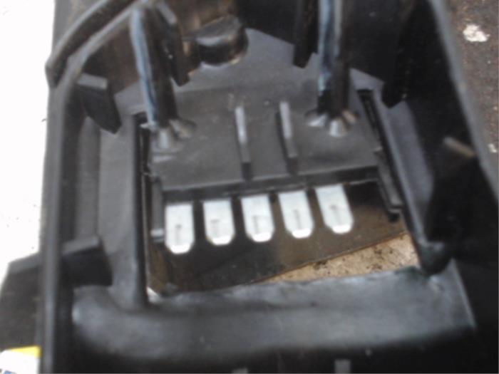 Circuito impreso de luz trasera izquierda de un Opel Corsa C (F08/68) 1.0 12V 2001