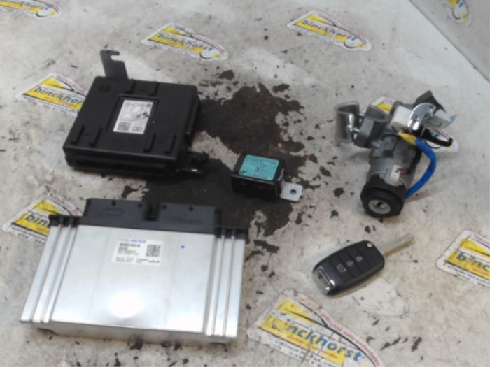 Used Ignition lock + computer Kia Picanto (JA) 1.0 DPi 12V Price € 183,75 Margin scheme offered by Binckhorst BV