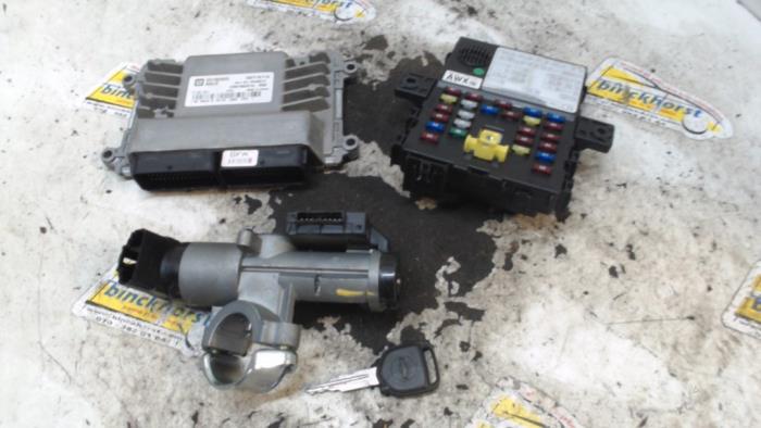 Ignition lock + computer Chevrolet Spark 1.0 16V Bifuel - 25182025 B10D1
