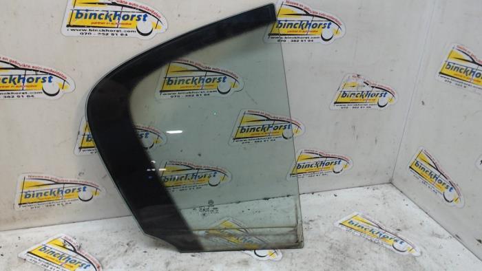 Usados Ventanilla triangular derecha detrás Volkswagen Passat (3C2) 2.0 TDI 140 Precio € 32,55 Norma de margen ofrecido por Binckhorst BV