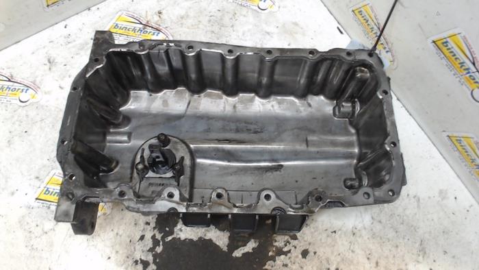 Usagé Couvercle carter Volkswagen Passat (3C2) 2.0 TDI 140 Prix € 31,50 Règlement à la marge proposé par Binckhorst BV