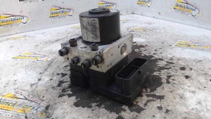 Usagé Pompe ABS Fiat Doblo Cargo (263) 1.3 MJ 16V DPF Euro 5 Prix € 52,50 Règlement à la marge proposé par Binckhorst BV