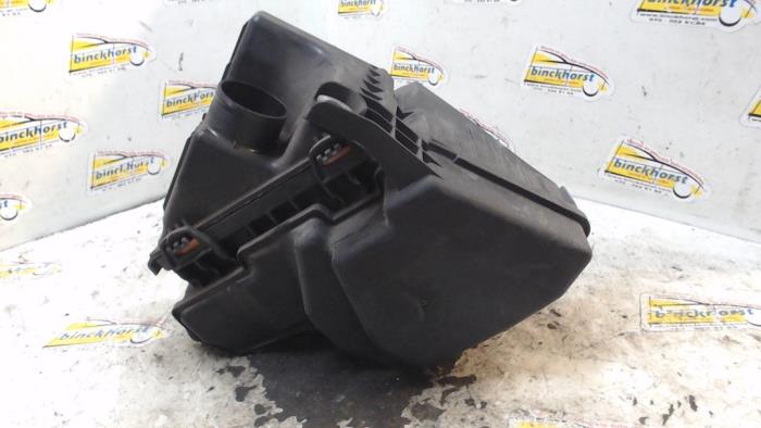 Begagnade Luftfilterhus Renault Twingo III (AH) 1.0 SCe 70 12V Pris € 26,25 Marginaltabell erbjuds av Binckhorst BV