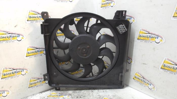 Używane Wentylator Opel Zafira (M75) 2.2 16V Direct Ecotec Cena € 31,50 Procedura marży oferowane przez Binckhorst BV