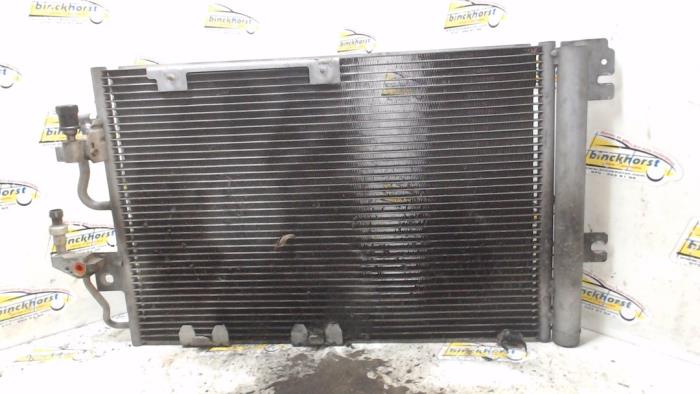 Usagé Radiateur clim Opel Zafira (M75) 2.2 16V Direct Ecotec Prix € 31,50 Règlement à la marge proposé par Binckhorst BV