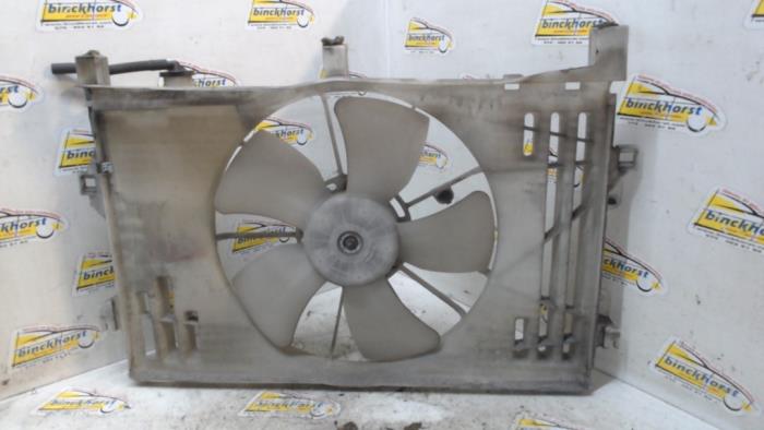 Usagé Ventilateur Toyota Corolla (E12) 1.4 16V VVT-i Prix € 42,00 Règlement à la marge proposé par Binckhorst BV