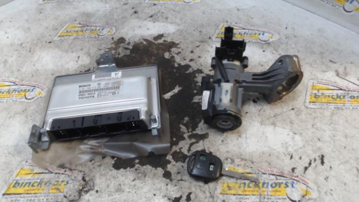 Used Ignition lock + computer Toyota Corolla (E12) 1.4 16V VVT-i Price € 131,25 Margin scheme offered by Binckhorst BV
