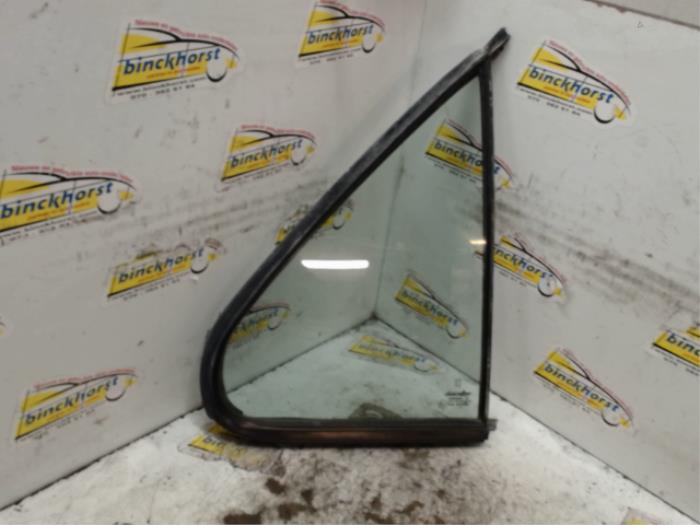 Usados Ventanilla triangular derecha detrás Peugeot 306 (7B) 1.4 SL,SR Precio € 31,50 Norma de margen ofrecido por Binckhorst BV