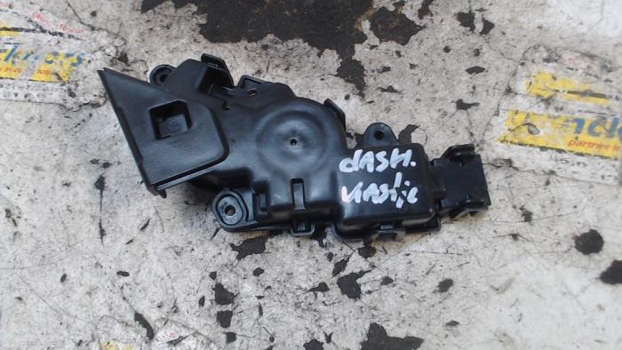 Begagnade Handskfacklock Tesla Model S 85D Pris € 31,50 Marginaltabell erbjuds av Binckhorst BV