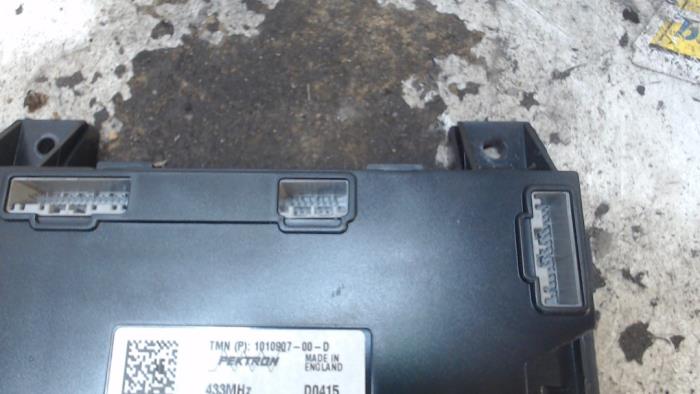 Body control computer Tesla Model S 85D - 101090700D L2S