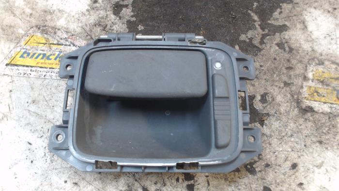 Tailgate interior handle