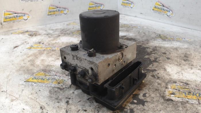 Usagé Bloc ABS Mercedes Vito (639.6) 2.2 109 CDI 16V Prix € 99,75 Règlement à la marge proposé par Binckhorst BV