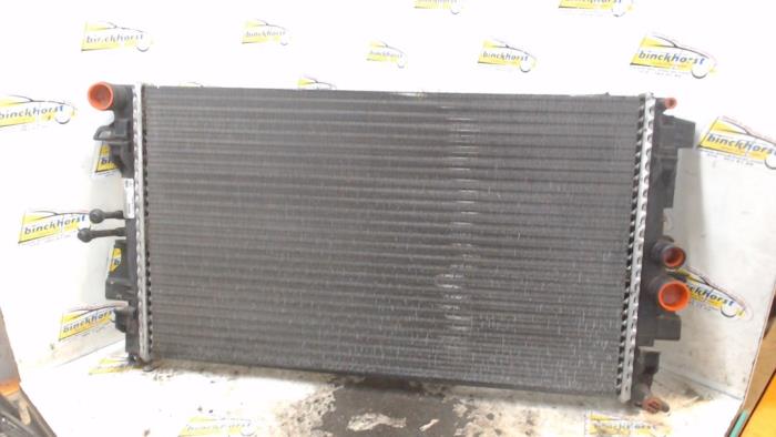Usagé Radiateur Mercedes Vito (639.6) 2.2 109 CDI 16V Prix € 42,00 Règlement à la marge proposé par Binckhorst BV