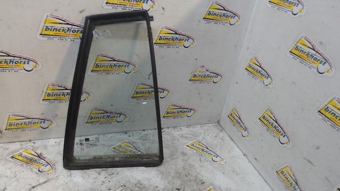 Usados Ventanilla triangular derecha detrás Kia Rio (DC22/24) 1.3 Precio € 31,50 Norma de margen ofrecido por Binckhorst BV