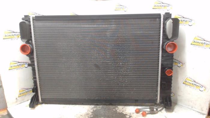 Usagé Radiateur Mercedes E (W211) 1.8 E-200 Kompressor 16V Prix € 36,75 Règlement à la marge proposé par Binckhorst BV