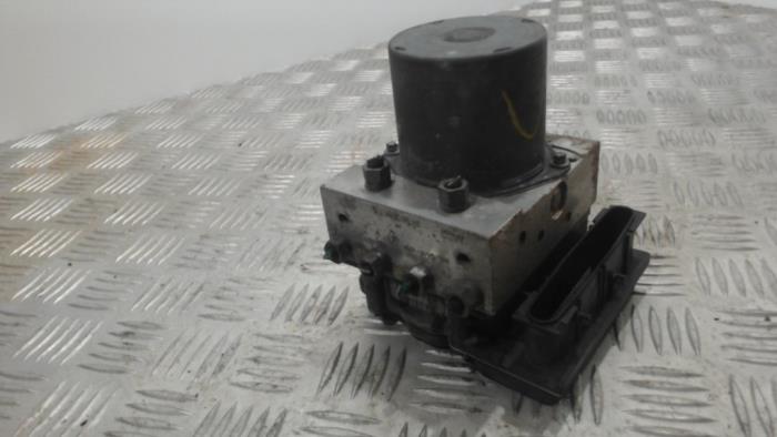 Gebrauchte ABS Pumpe Renault Megane II (BM/CM) 1.6 16V Preis € 78,75 Margenregelung angeboten von Binckhorst BV
