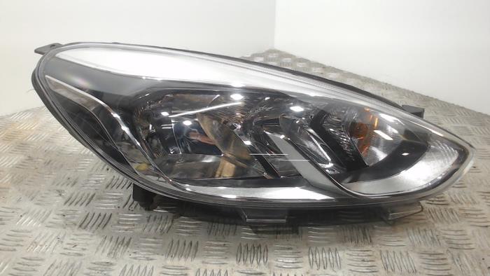 Używane Reflektor prawy Ford Fiesta 7 1.0 EcoBoost 12V 100 Cena € 52,50 Procedura marży oferowane przez Binckhorst BV