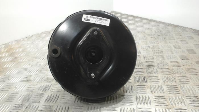 Usagé Servo frein Renault Clio IV (5R) 0.9 Energy TCE 90 12V Prix € 31,50 Règlement à la marge proposé par Binckhorst BV