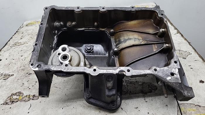 Gebrauchte Ölwanne Peugeot 208 I (CA/CC/CK/CL) 1.2 Vti 12V PureTech 82 Preis € 31,50 Margenregelung angeboten von Binckhorst BV