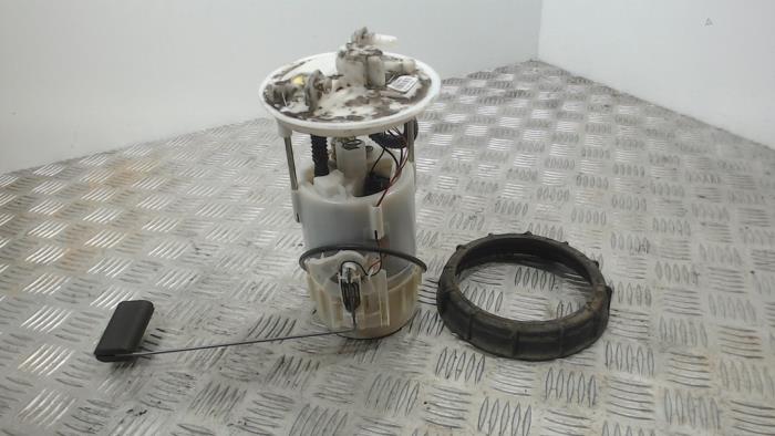 Usagé Pompe à carburant Renault Espace (JK) 2.0 16V Turbo Prix € 42,00 Règlement à la marge proposé par Binckhorst BV