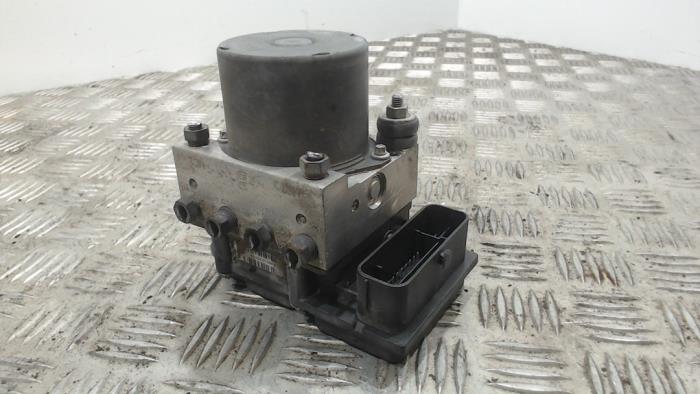 Usagé Bloc ABS Peugeot Partner (GC/GF/GG/GJ/GK) 1.6 HDI 90 Prix € 157,50 Règlement à la marge proposé par Binckhorst BV