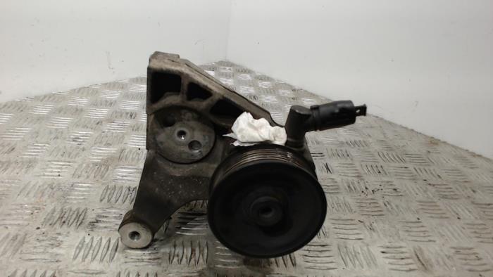 Usagé Pompe de direction Fiat Ducato (250) 2.3 D 120 Multijet Prix € 52,50 Règlement à la marge proposé par Binckhorst BV