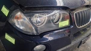 Usados Faro derecha BMW X3 (E83) 2.0d 16V Precio € 131,25 Norma de margen ofrecido por Binckhorst BV