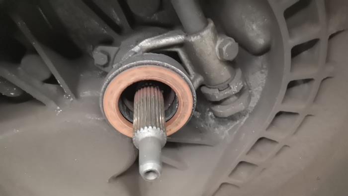 Getriebe van een Chevrolet Kalos (SF48) 1.4 16V 2005