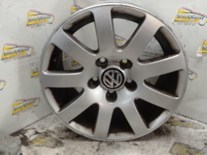 Używane Obrecz Volkswagen Passat (3B3) 2.0 20V Cena € 42,00 Procedura marży oferowane przez Binckhorst BV