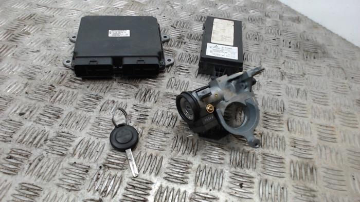 Used Ignition lock + computer Smart Forfour (454) 1.1 12V Price € 131,25 Margin scheme offered by Binckhorst BV