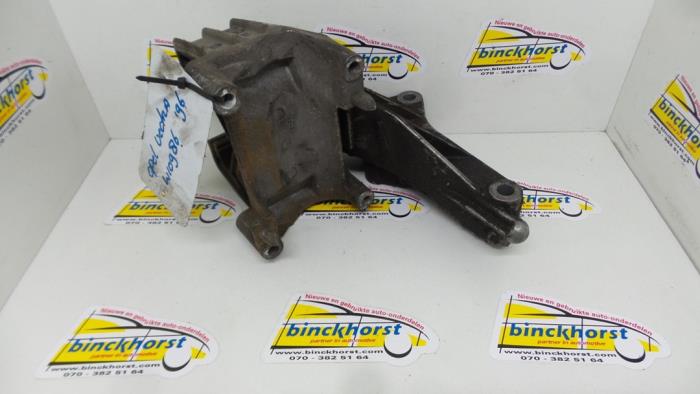 Gearbox mount from a Opel Vectra B (36) 2.5 V6 24V 1996
