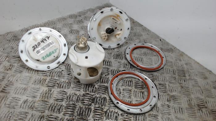 Gebrauchte Kraftstoffpumpe Elektrisch Mercedes S (W221) 5.5 S-600 L 36V Twin Turbo Preis € 105,00 Margenregelung angeboten von Binckhorst BV