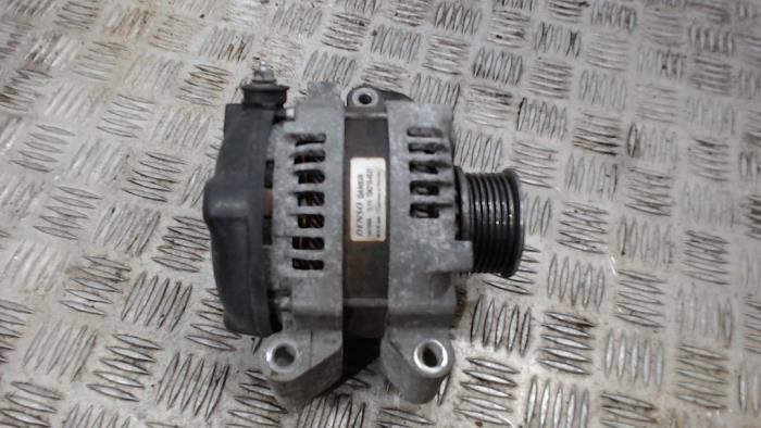 Dynamo från en Toyota Avensis Wagon (T27) 2.2 16V D-4D-F 150 2009