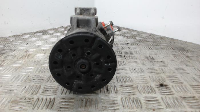 Usagé Pompe clim Toyota Avensis Wagon (T27) 2.2 16V D-4D-F 150 Prix € 72,45 Règlement à la marge proposé par Binckhorst BV
