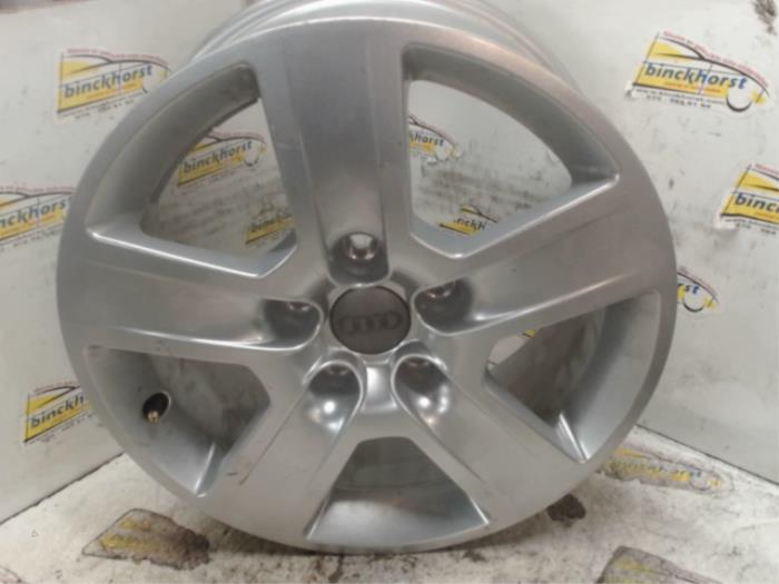 Używane Obrecz Audi A4 Avant (B7) 1.8 T 20V Cena € 42,00 Procedura marży oferowane przez Binckhorst BV