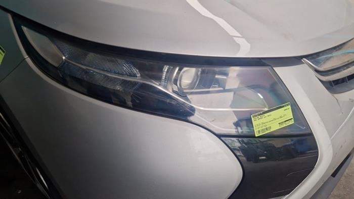 Używane Reflektor prawy Opel Ampera 1.4 16V Cena € 1.050,00 Procedura marży oferowane przez Binckhorst BV