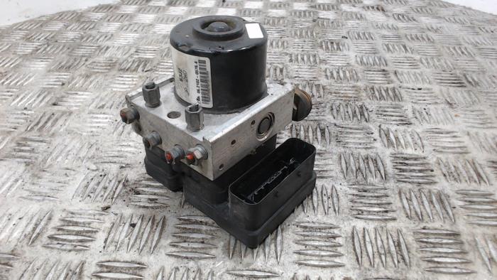 Usagé Pompe ABS Suzuki Swift (ZA/ZC/ZD1/2/3/9) 1.3 VVT 16V Prix € 236,25 Règlement à la marge proposé par Binckhorst BV