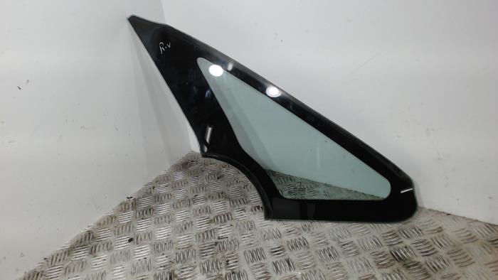 Usados Ventanilla triangular derecha delante Peugeot 1007 (KM) 1.4 16V Precio € 42,00 Norma de margen ofrecido por Binckhorst BV