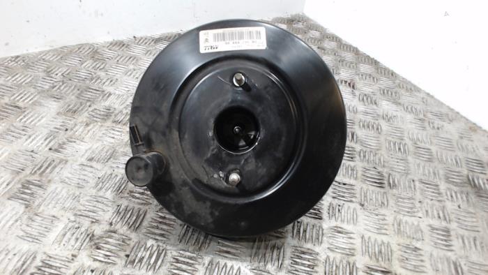 Usagé Servo frein Peugeot 1007 (KM) 1.4 16V Prix € 36,75 Règlement à la marge proposé par Binckhorst BV