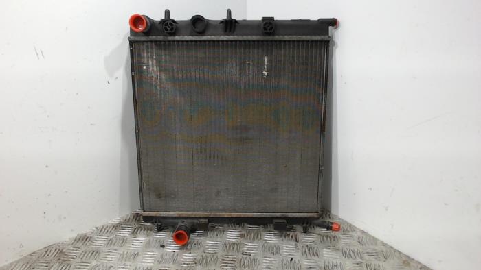 Used Radiator Peugeot 1007 (KM) 1.4 16V Price € 36,75 Margin scheme offered by Binckhorst BV