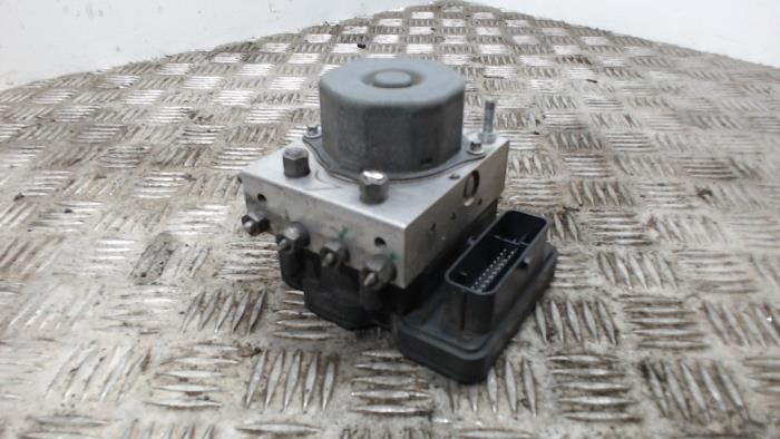 Gebrauchte ABS Pumpe Dacia Logan MCV II/III/Sandero Wagon 1.5 dCi 90 Preis € 52,50 Margenregelung angeboten von Binckhorst BV