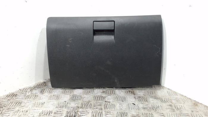 Begagnade Handskfack Hyundai Getz 1.1i 12V Pris € 31,50 Marginaltabell erbjuds av Binckhorst BV