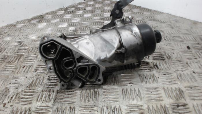 Gebrauchte Ölfiltergehäuse Peugeot Partner (GC/GF/GG/GJ/GK) 1.6 HDI 90 Preis € 36,75 Margenregelung angeboten von Binckhorst BV